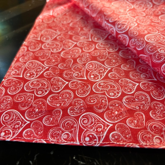 VALENTINE’S DAY table runner - Picture 4 of 5